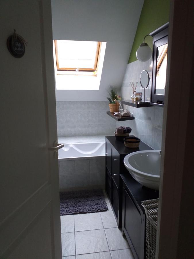 Chambre Climatisee Au Coeur De Brive Avec Televiseur Connecte Wifi Netflix Экстерьер фото